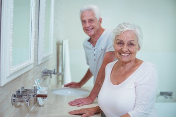 Sécuriser une salle de bain senior : pour quoi faire ?