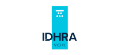 Logo vertical bleu IDHRA VICHY avec icon douche et gouttes d'eau sur fond noir.